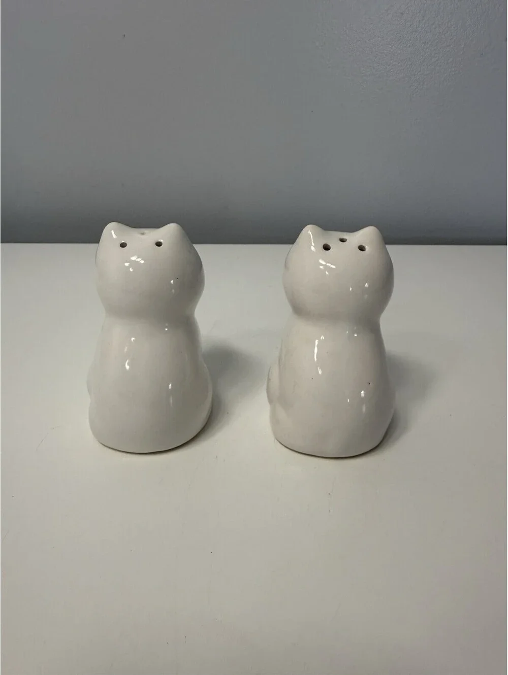 VTG 1980s Brazilian “Cozy Cats” White Ceramic Salt & Pepper Shakers 3.5” H EUC